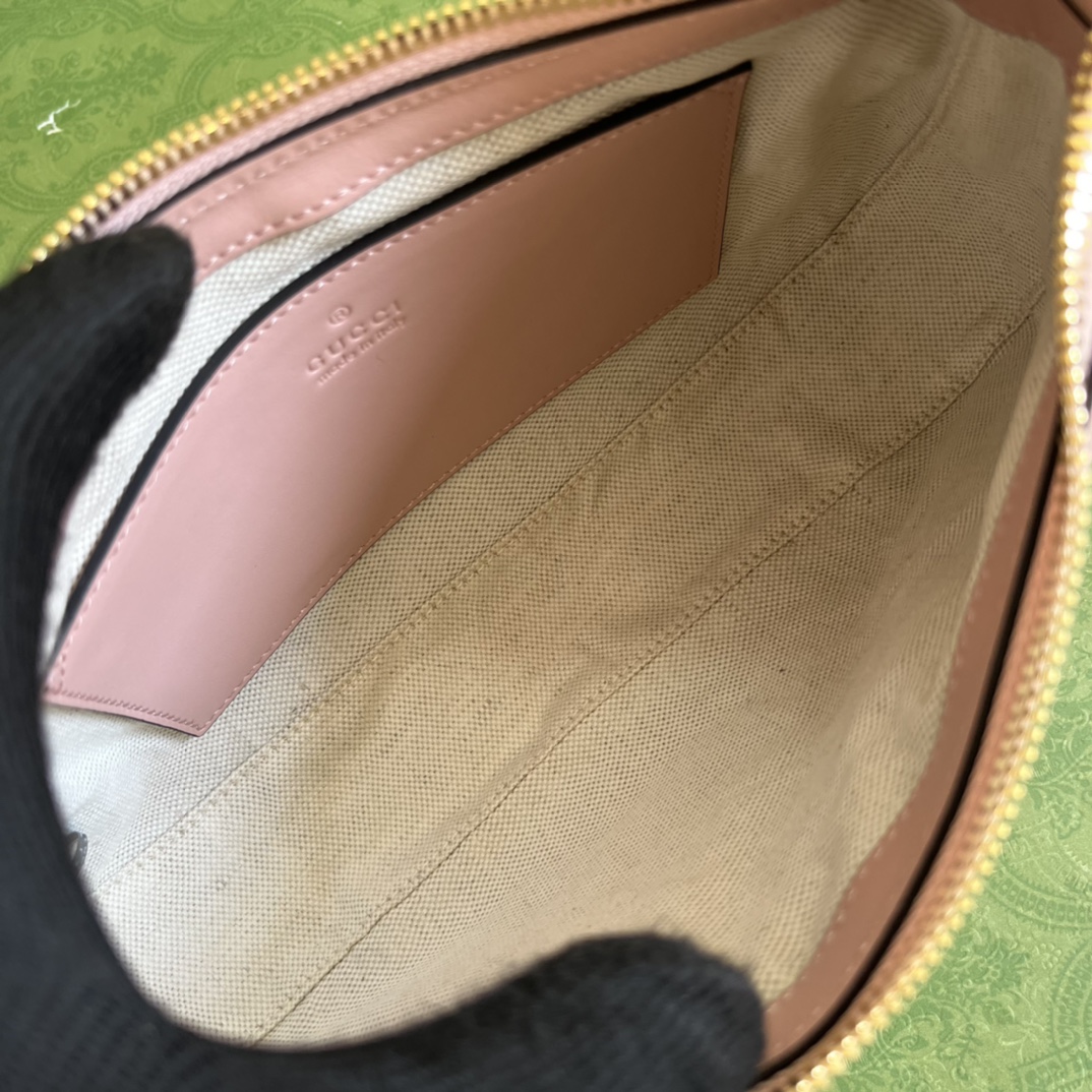 G*u*i matelassé handbag