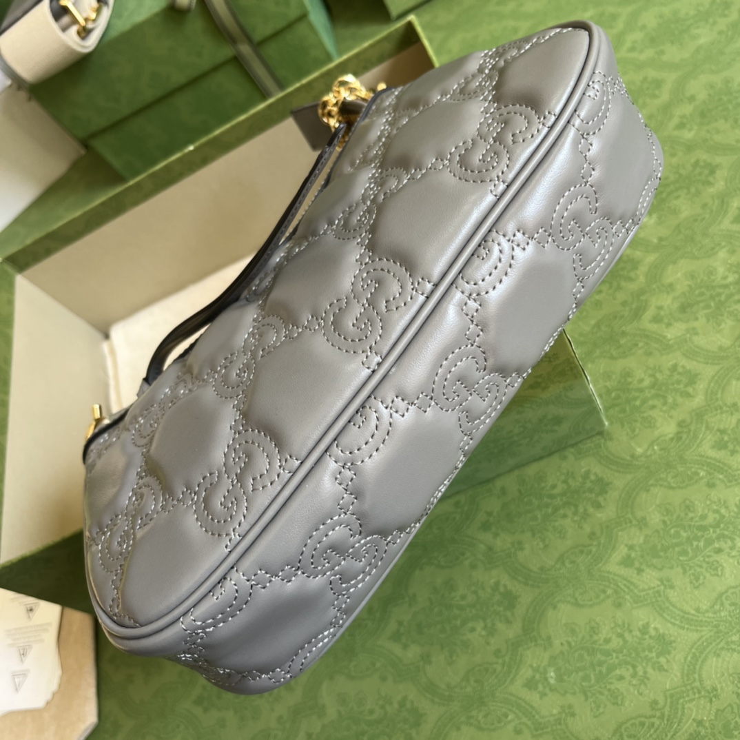 G*u*i matelassé handbag