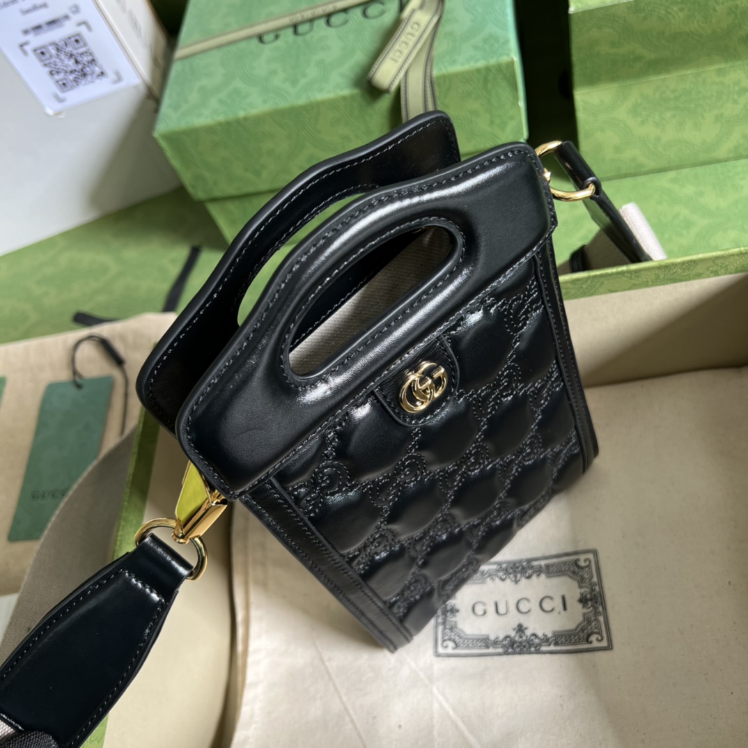 G*u*i gg matelassÉ top handle mini bag