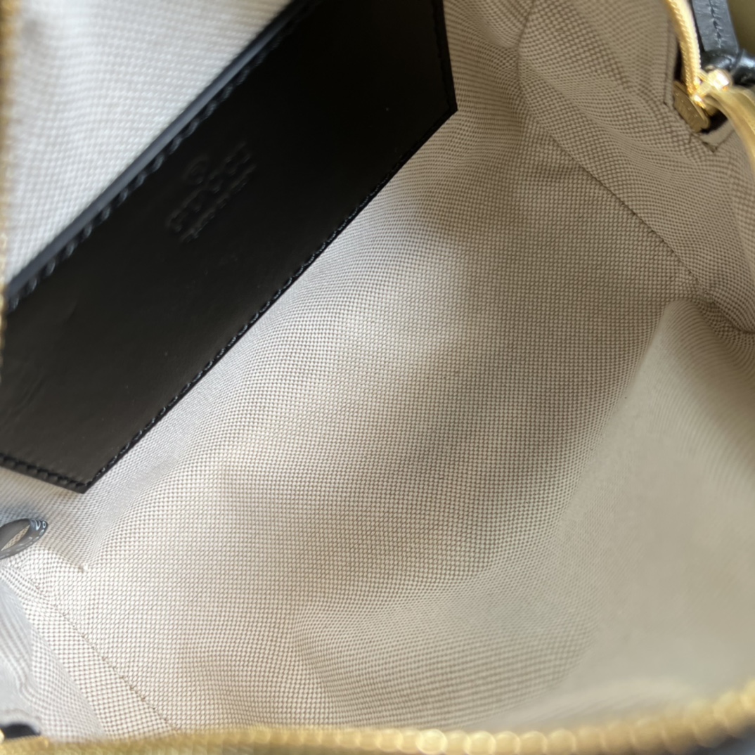 G*u*i gg matelassÉ mini bag