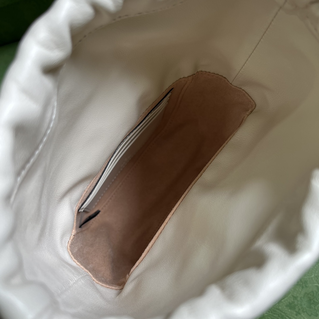 G*u*i gg marmont mini bucket bag