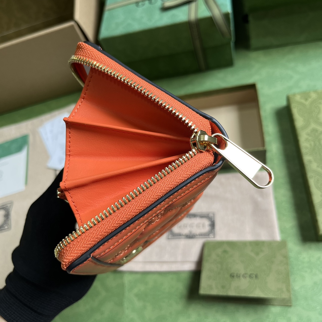 G*u*i gg matelassÉ zip-around wallet
