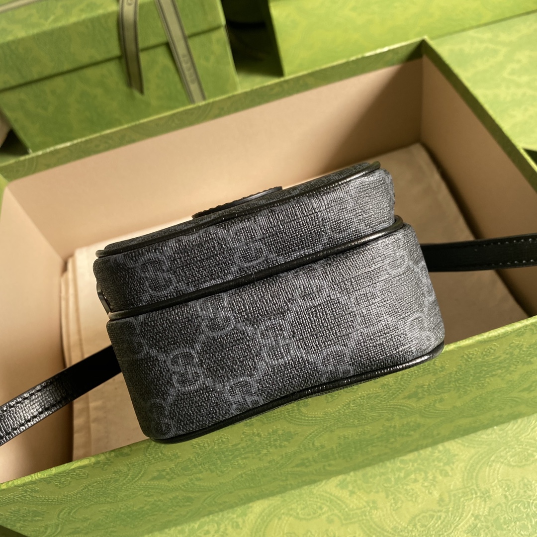 G*u*i meo vintage mini handbag