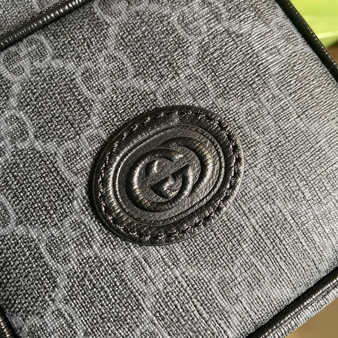 G*u*i meo vintage mini handbag