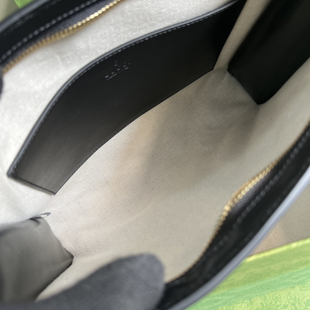 G*u*i gg matelassÉ pouch