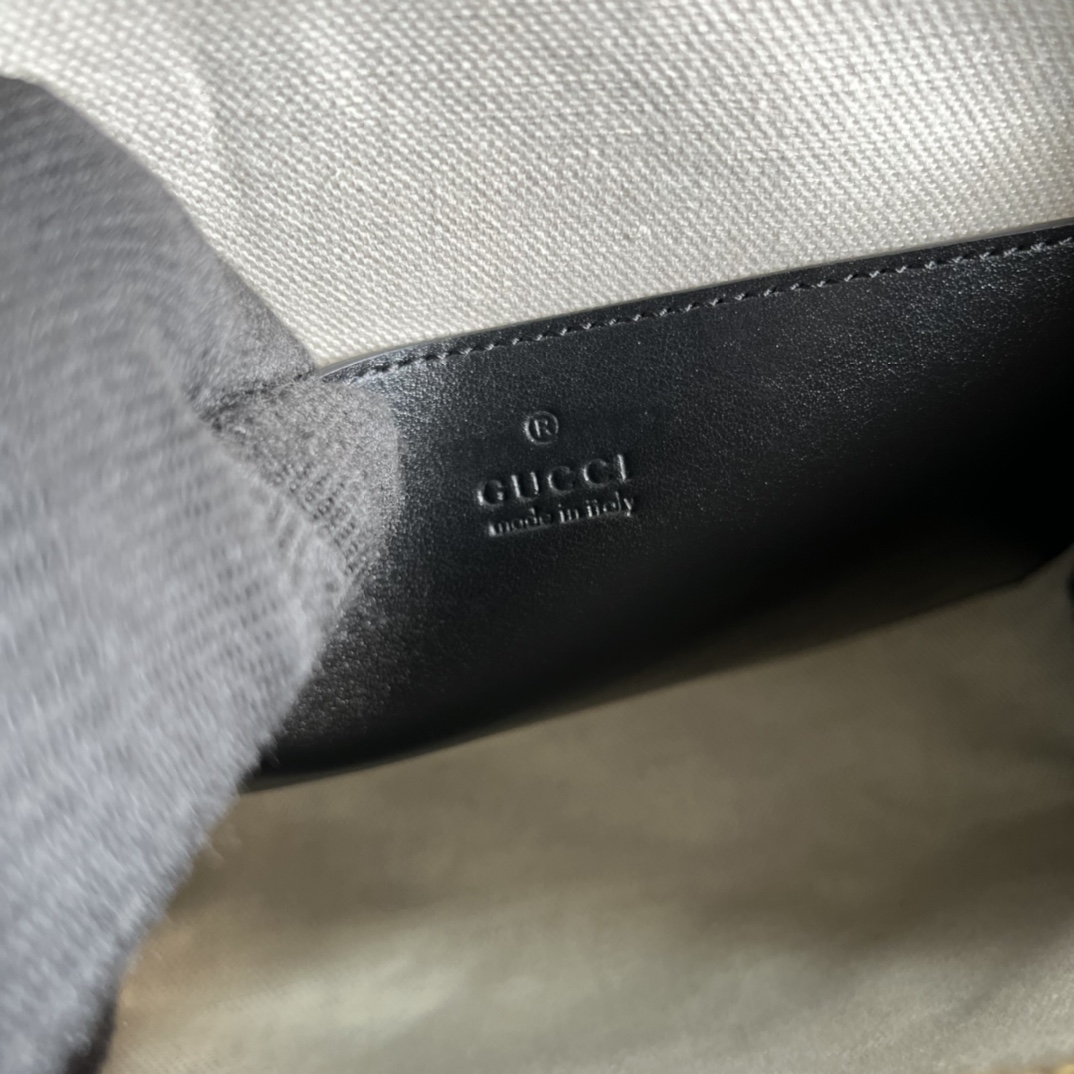 G*u*i gg matelassÉ pouch