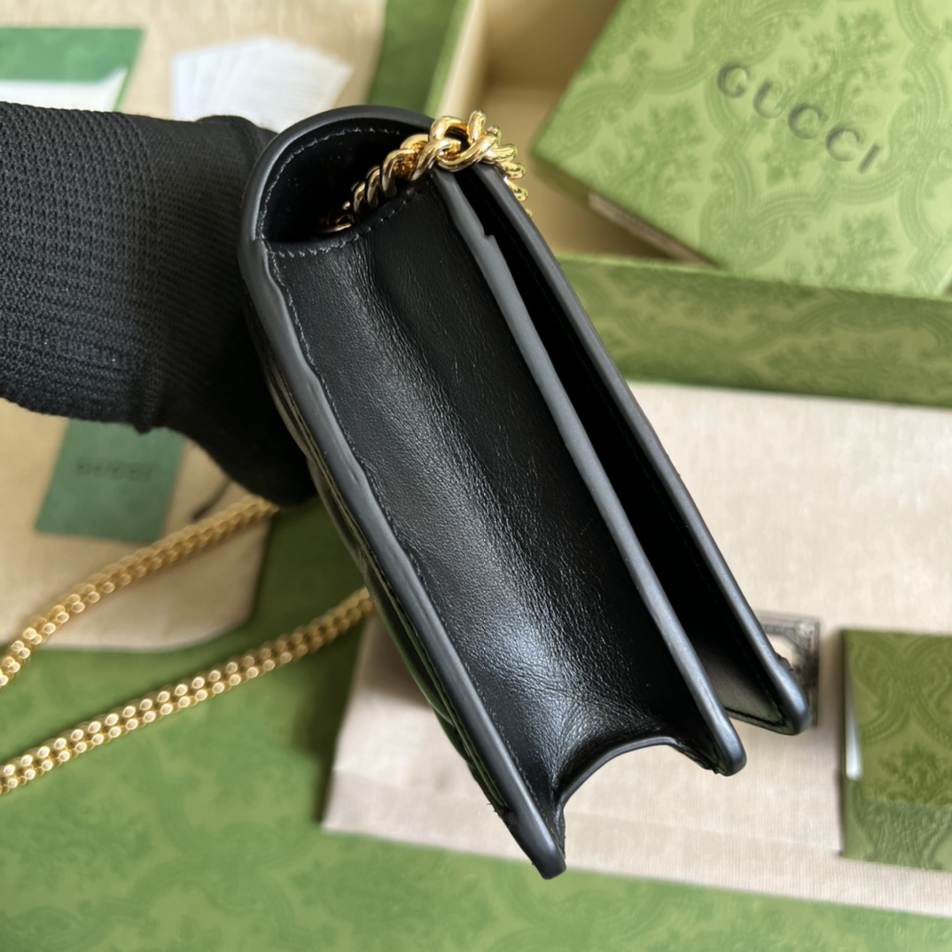 G*u*i gg matelassÉ chain wallet