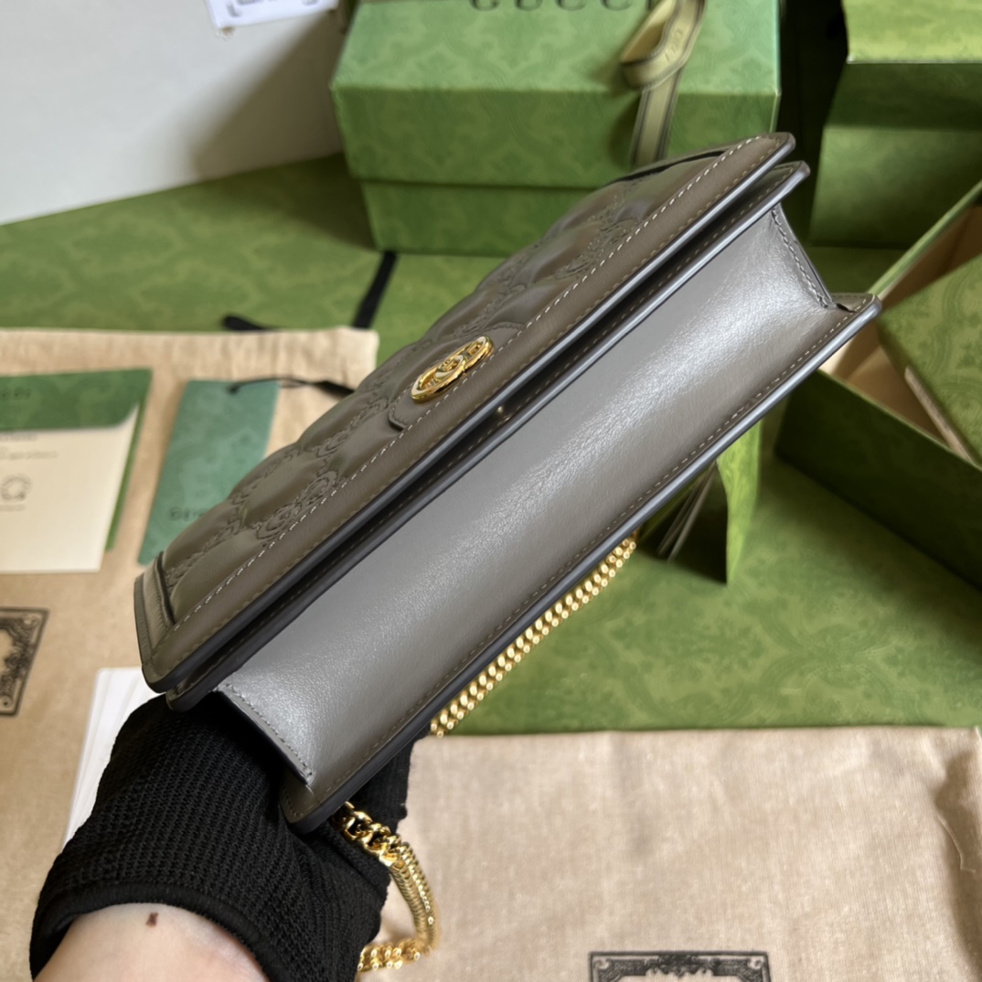 G*u*i gg matelassÉ chain wallet