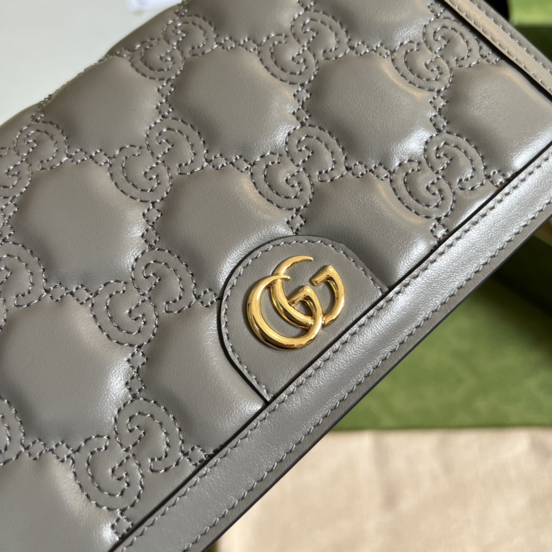 G*u*i gg matelassÉ chain wallet