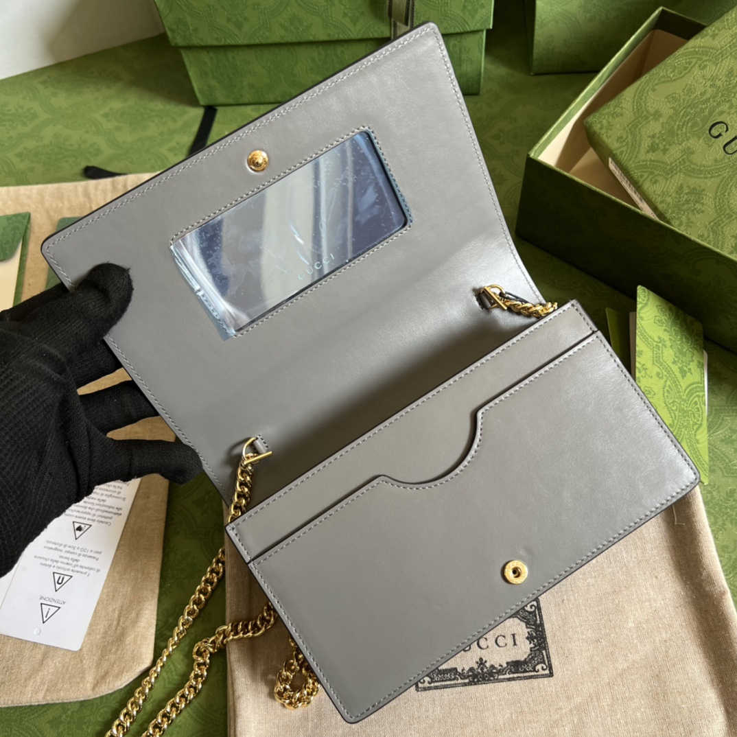 G*u*i gg matelassÉ chain wallet