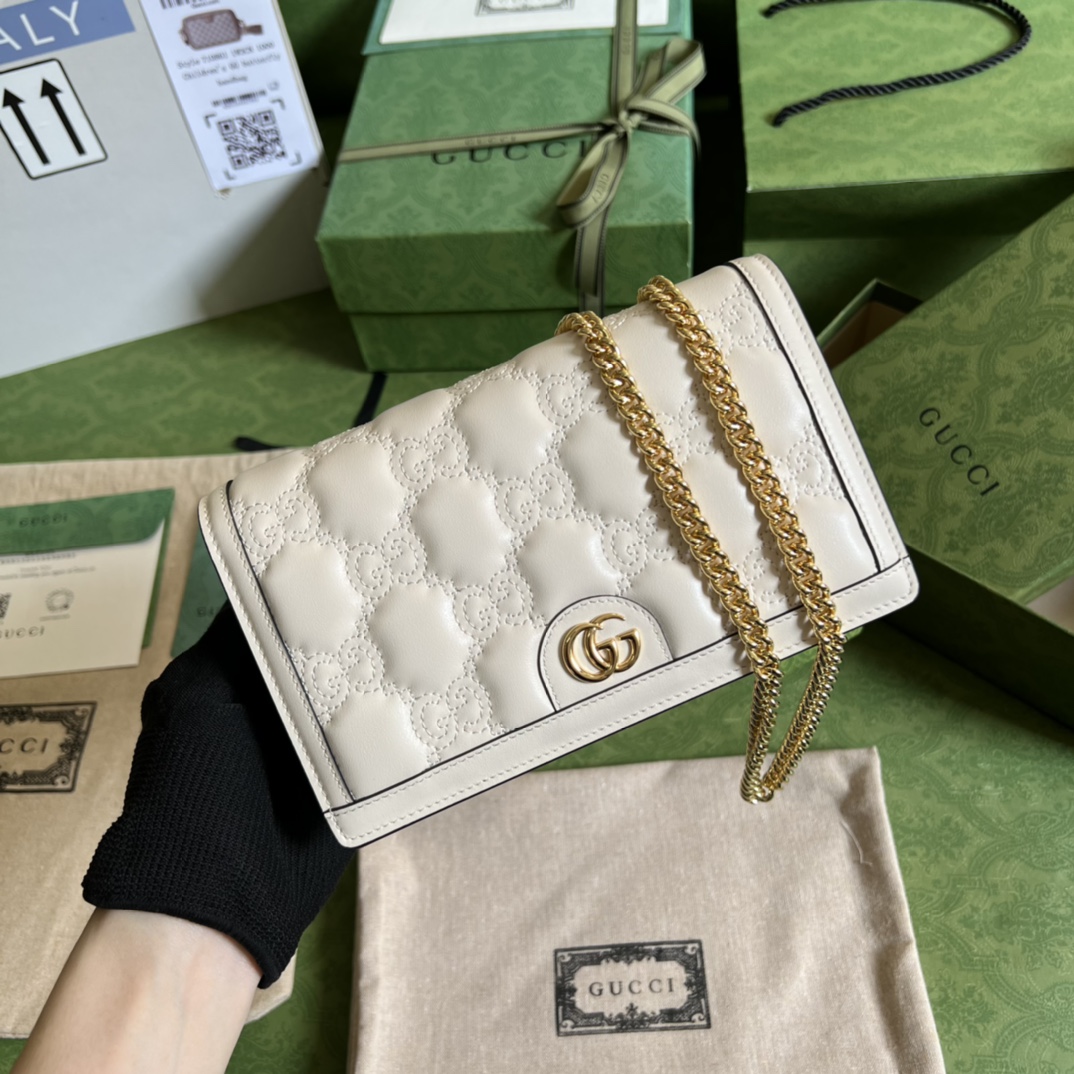 G*u*i gg matelassÉ chain wallet