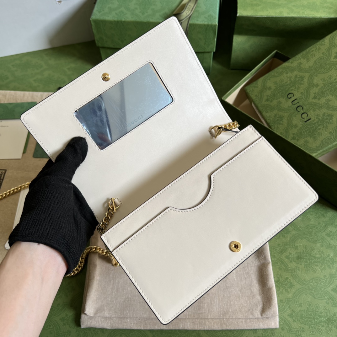 G*u*i gg matelassÉ chain wallet