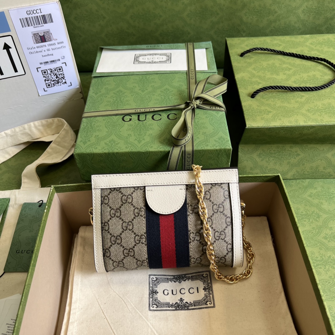 g*u*i ophidia mini shoulder bag in gg S*p*e canvas