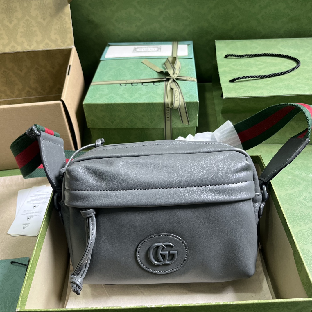 G*u*i shoulder bag with tonal double g