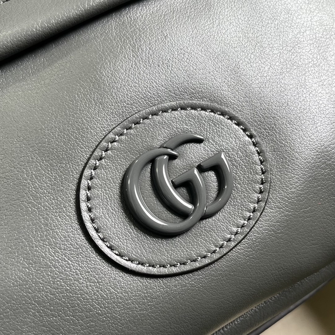 G*u*i shoulder bag with tonal double g