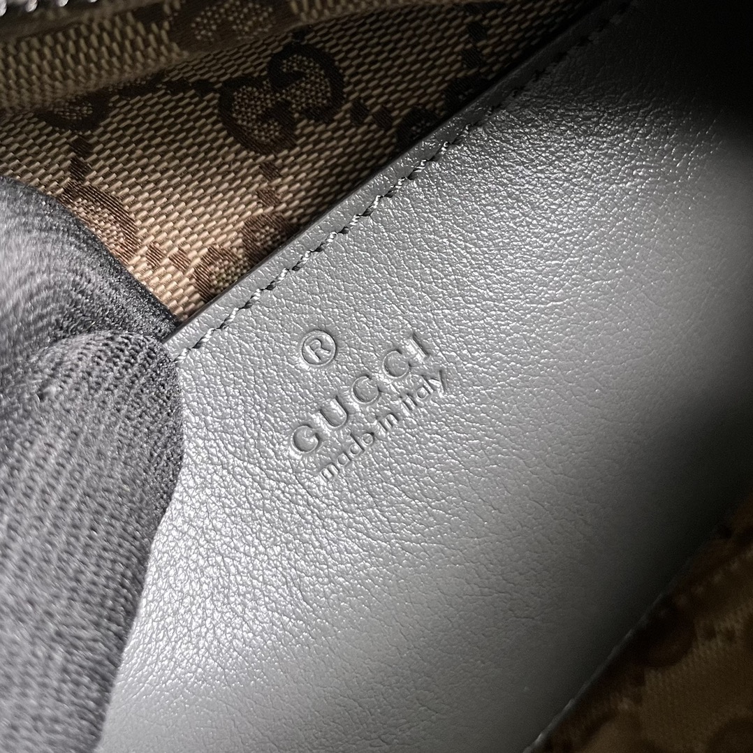 G*u*i shoulder bag with tonal double g
