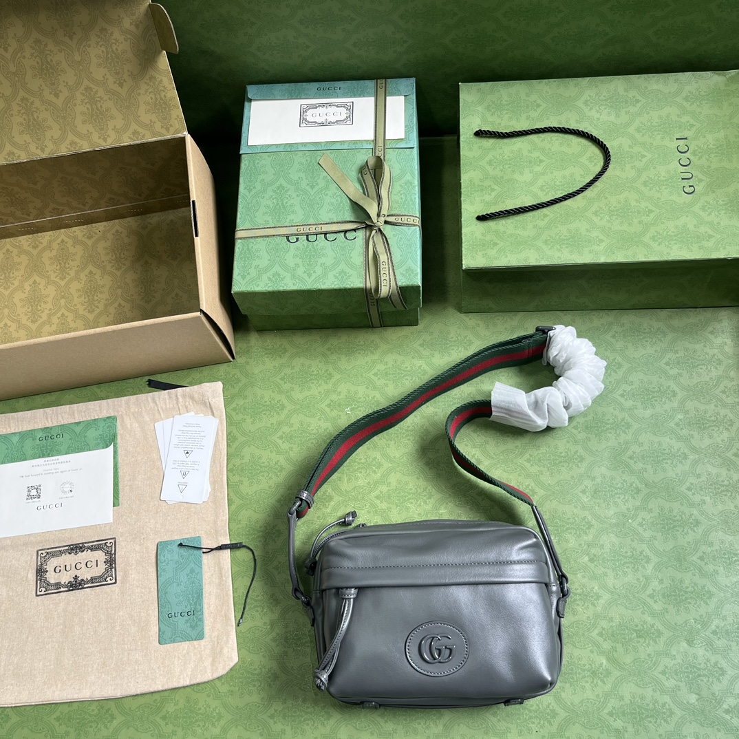 G*u*i shoulder bag with tonal double g