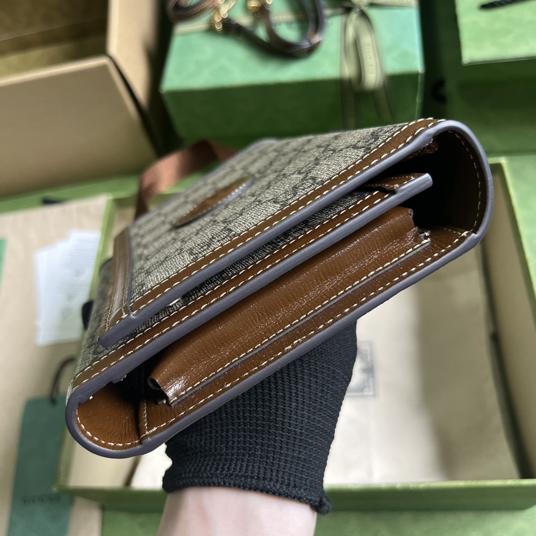G*u*i gg top handle wallet