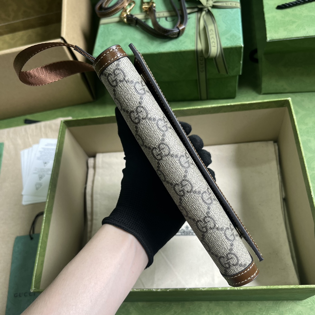 G*u*i gg top handle wallet