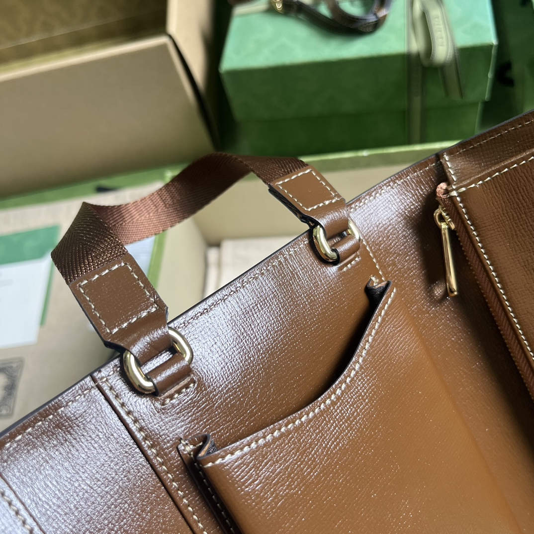 G*u*i gg top handle wallet