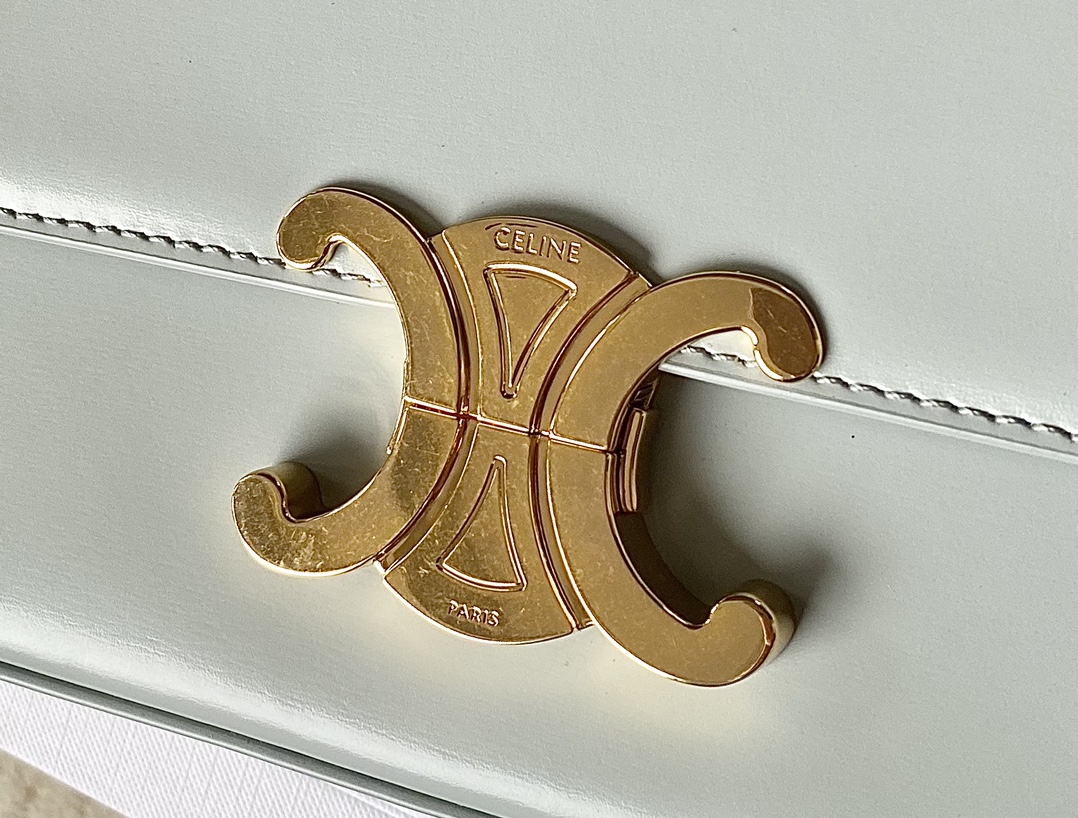 Ce**e triomphe shoulder bag