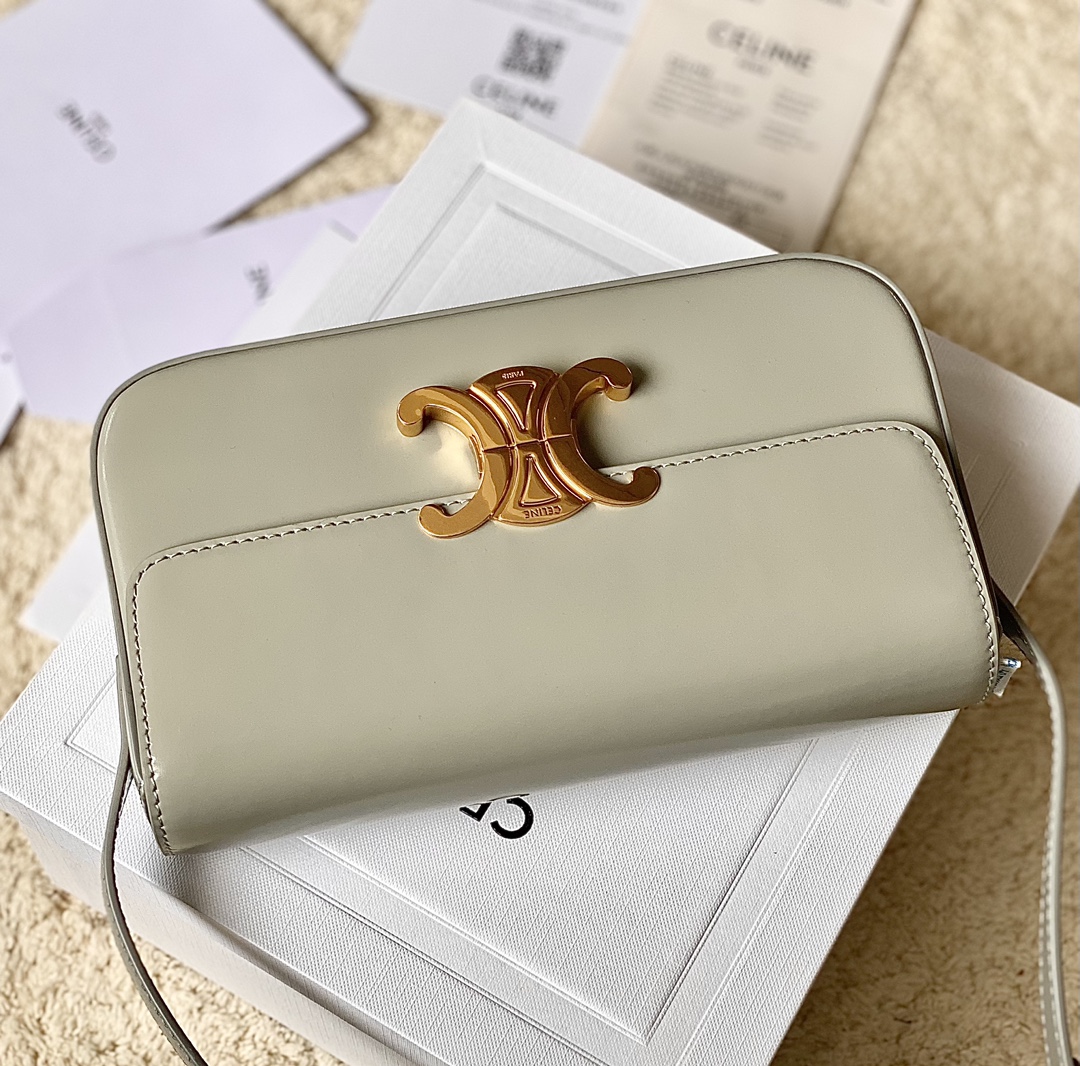 Ce**e triomphe shoulder bag