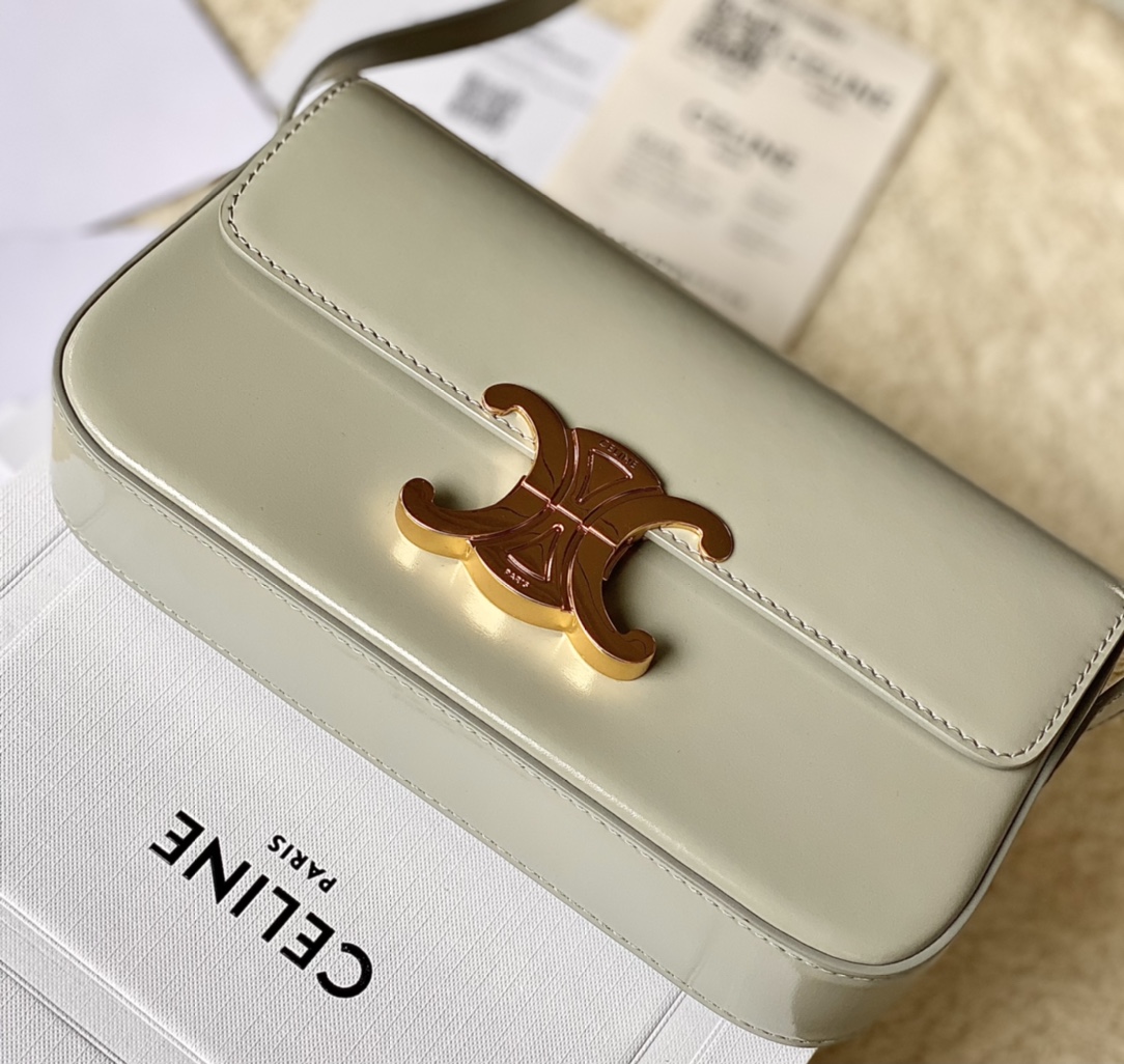 Ce**e triomphe shoulder bag