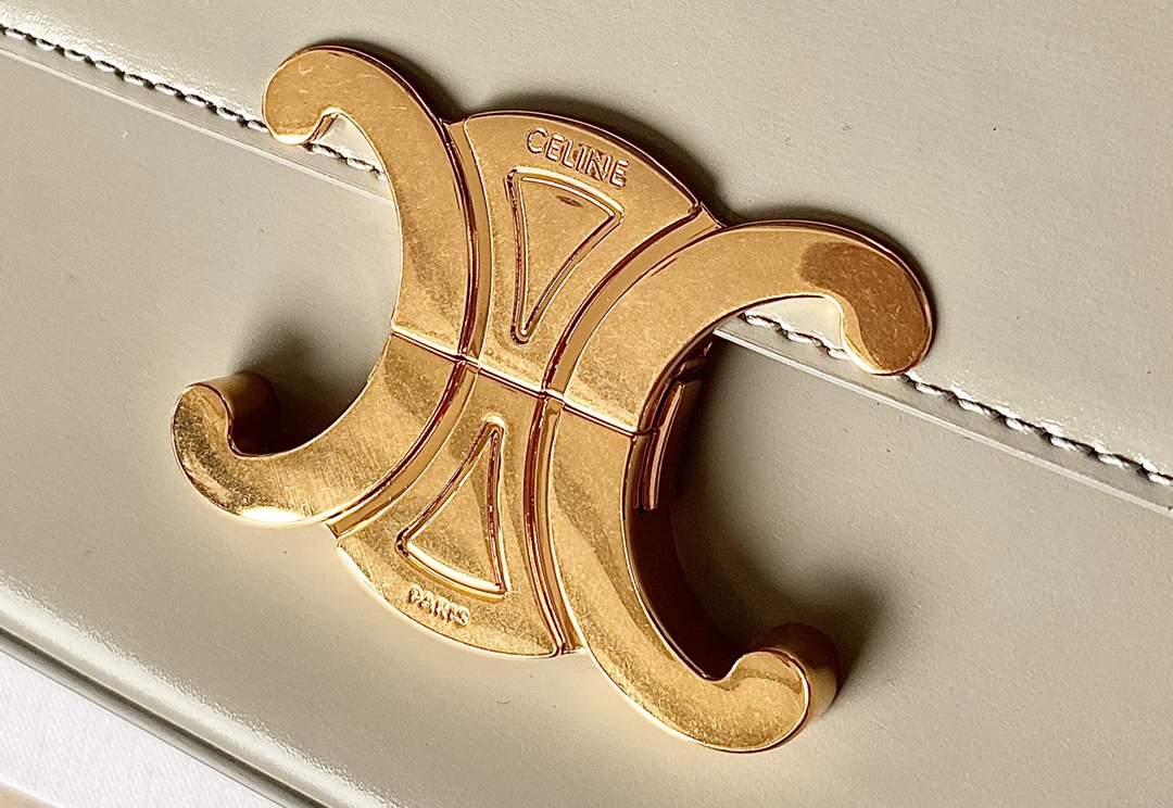 Ce**e triomphe shoulder bag