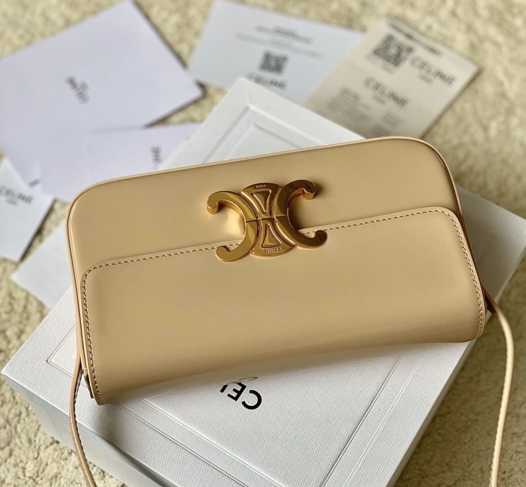 Ce**e triomphe shoulder bag