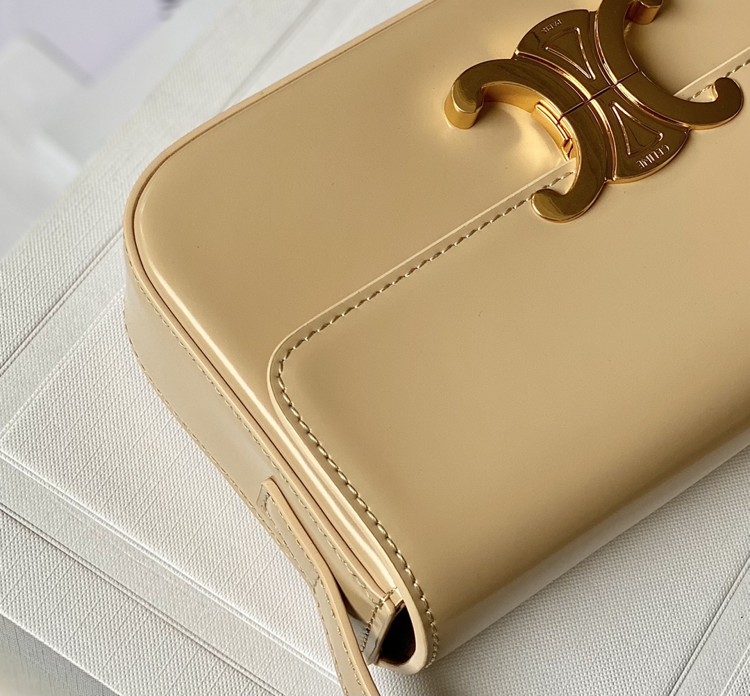 Ce**e triomphe shoulder bag