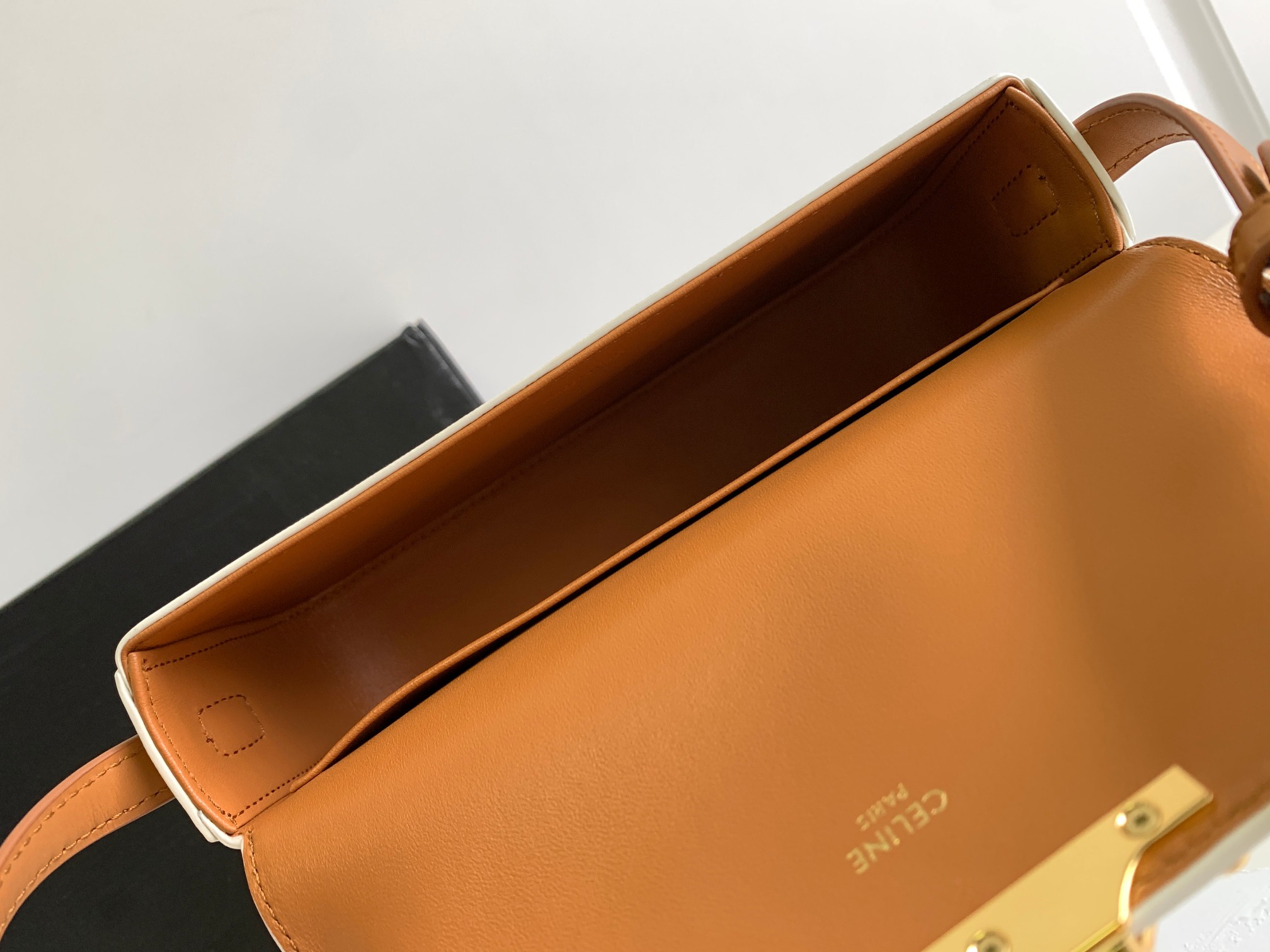 Ce**e shoulder bag triomphe