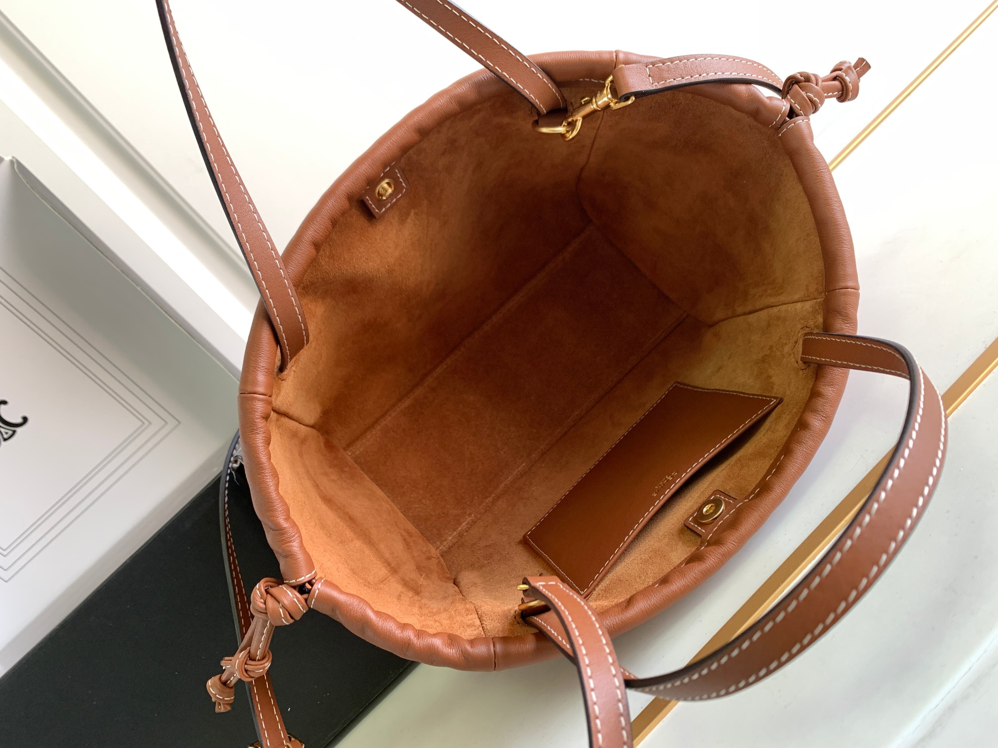 Ce**e small cabas drawstring cuir triomphe