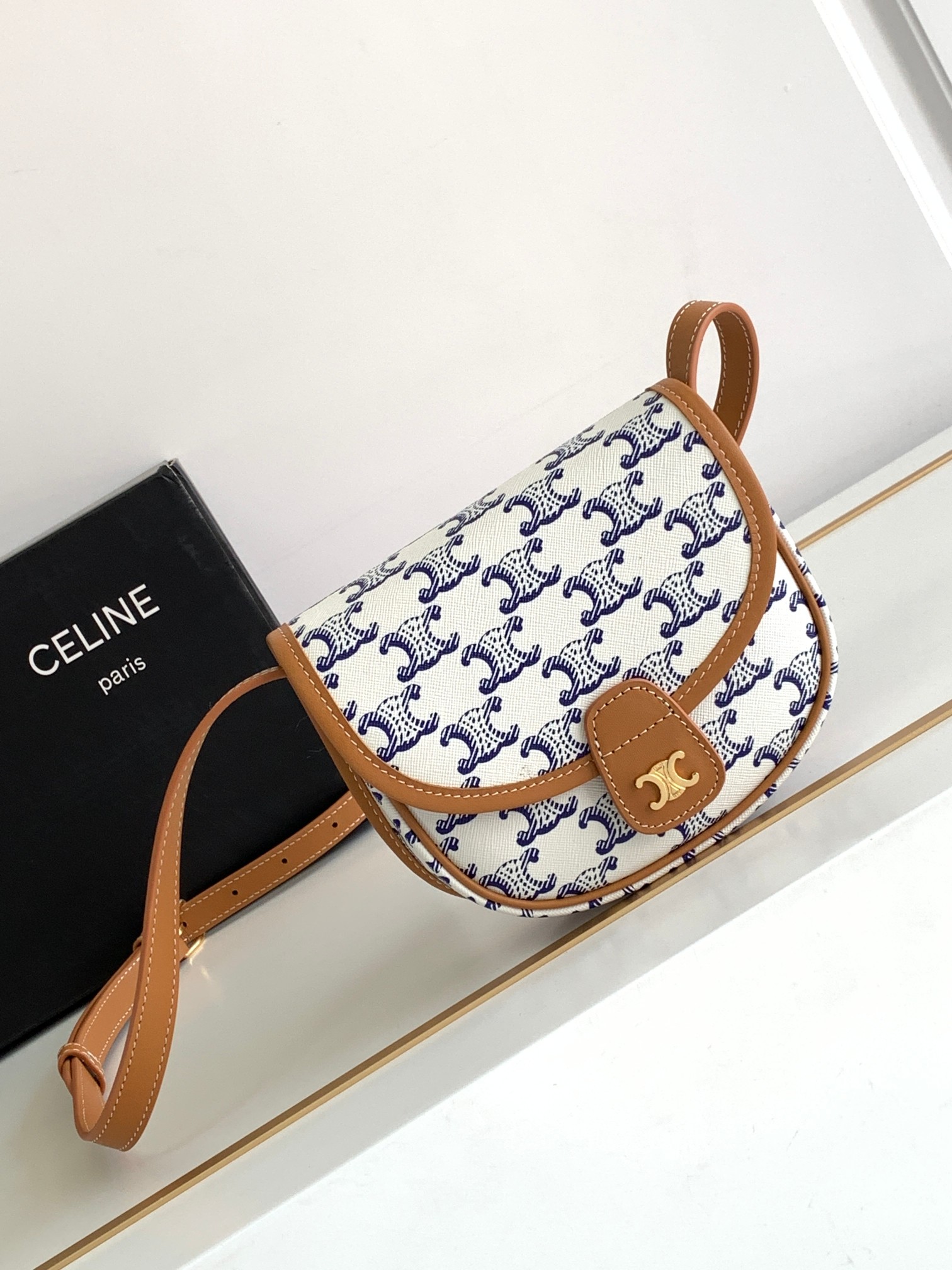 Ce**e mini besace