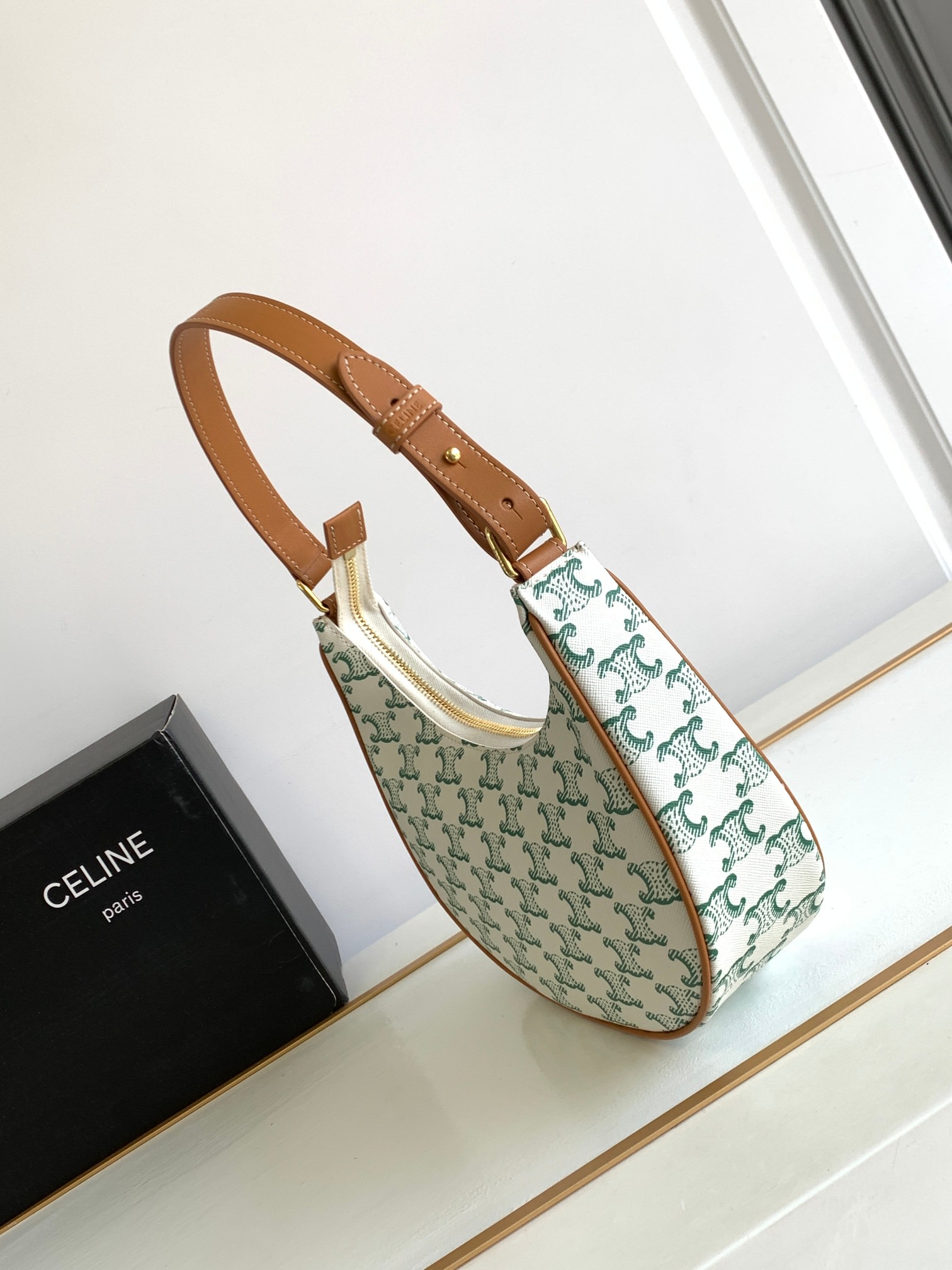Ce**e ava bag