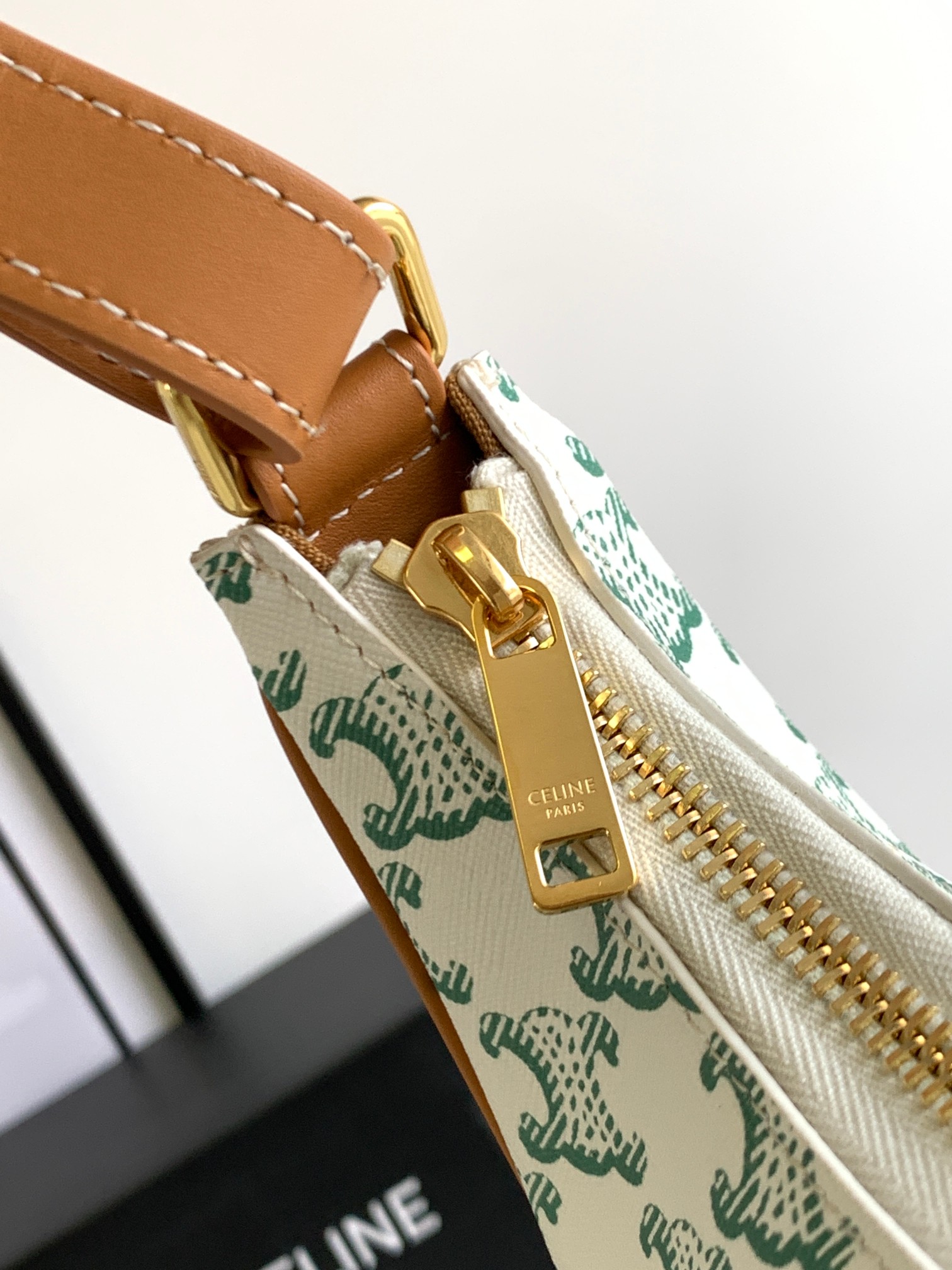 Ce**e ava bag