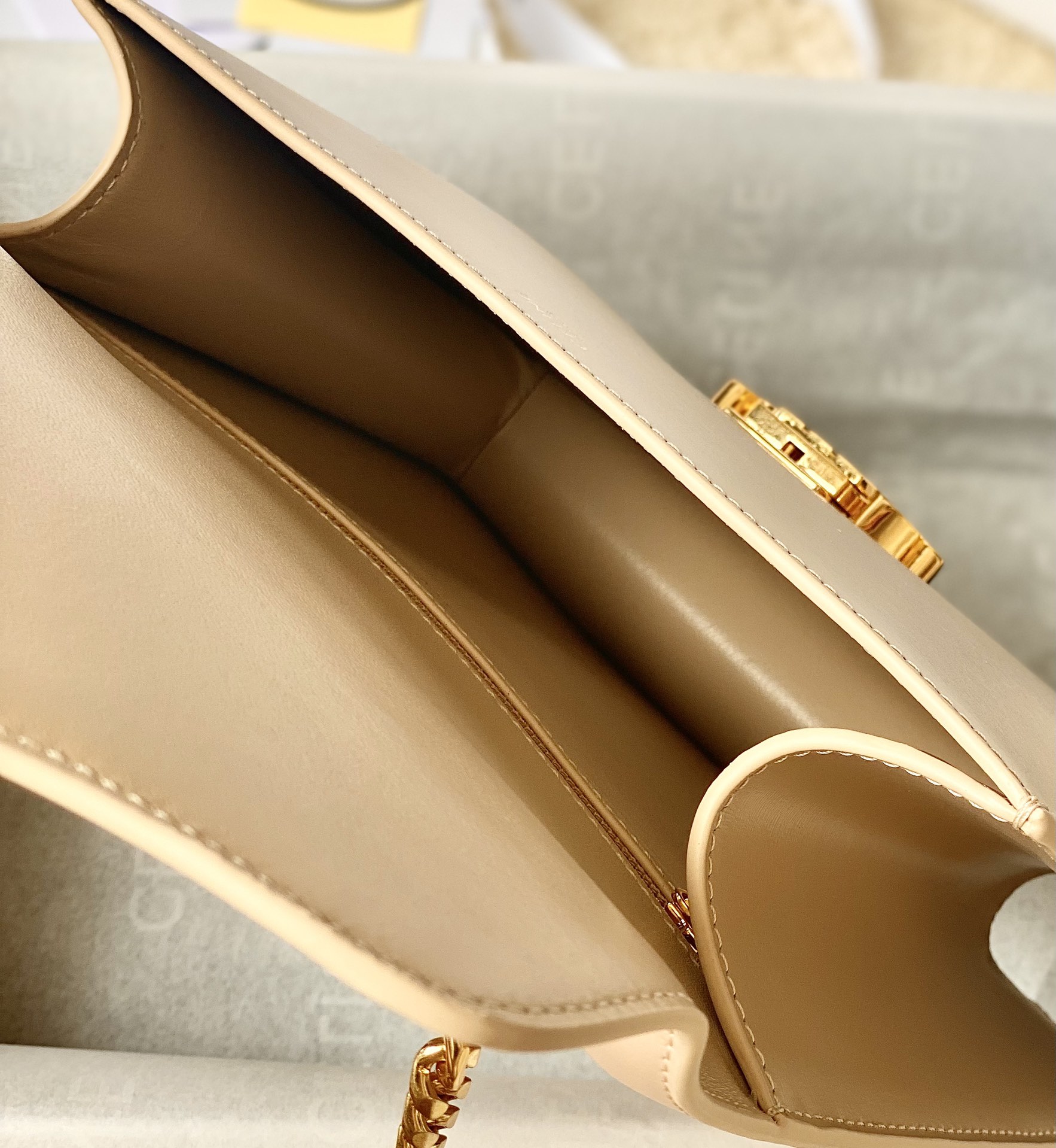 Ce**e besace triomphe bag