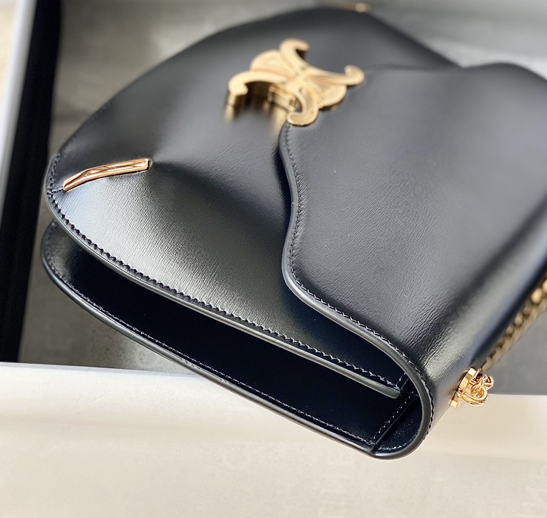 Ce**e besace triomphe bag