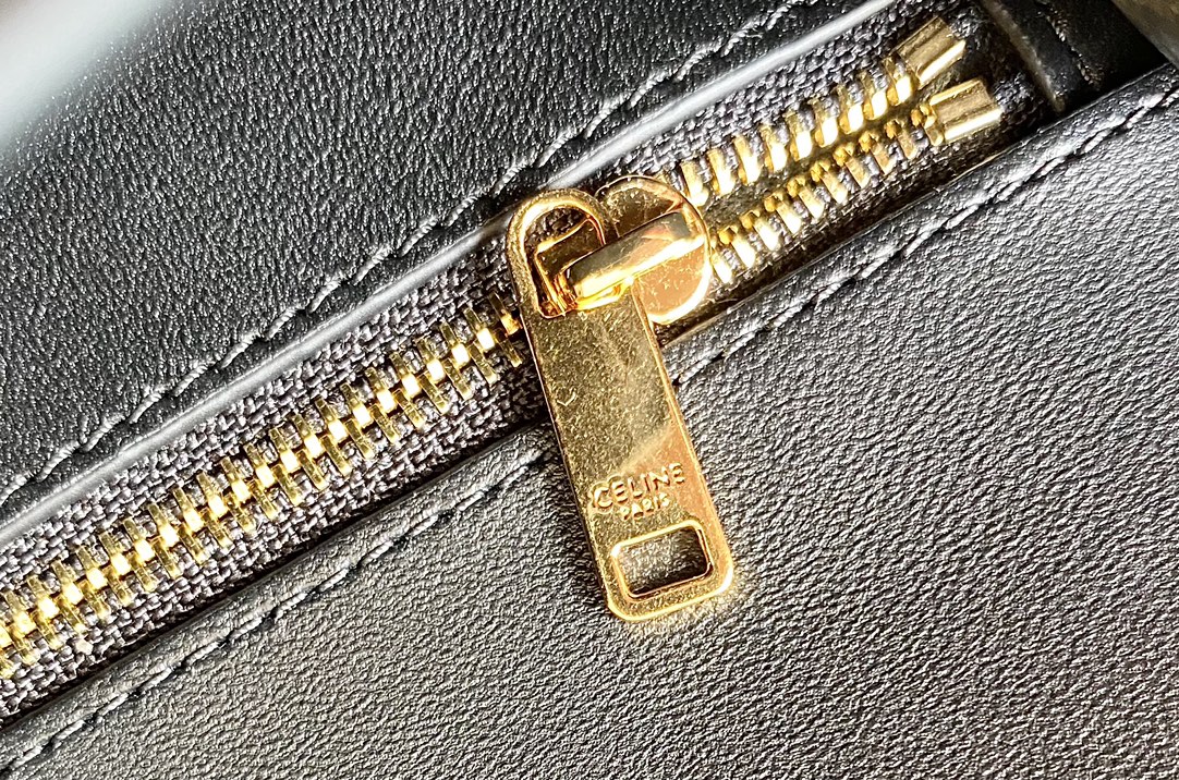 Ce**e besace triomphe bag