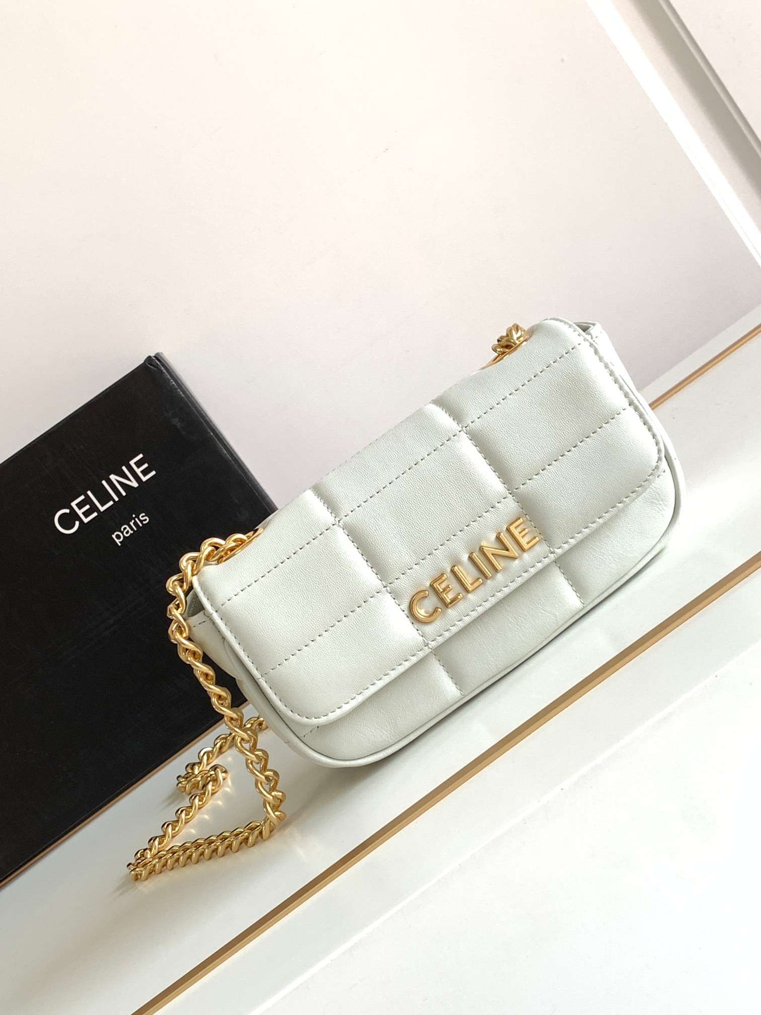chain shoulder bag matelasse monochrome Ce**e in quilted goatskin