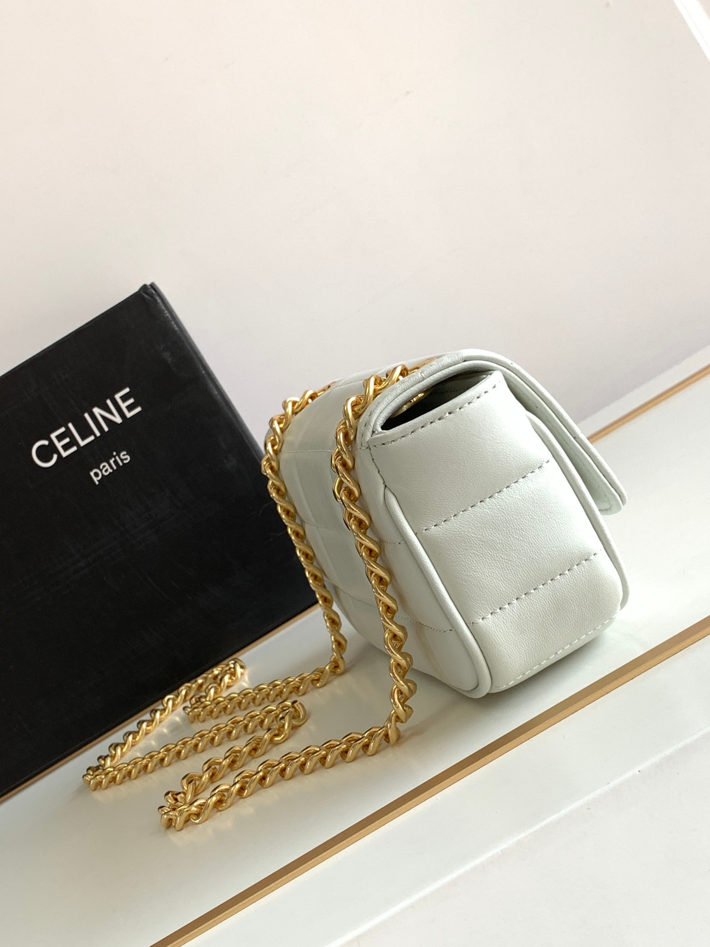 chain shoulder bag matelasse monochrome Ce**e in quilted goatskin