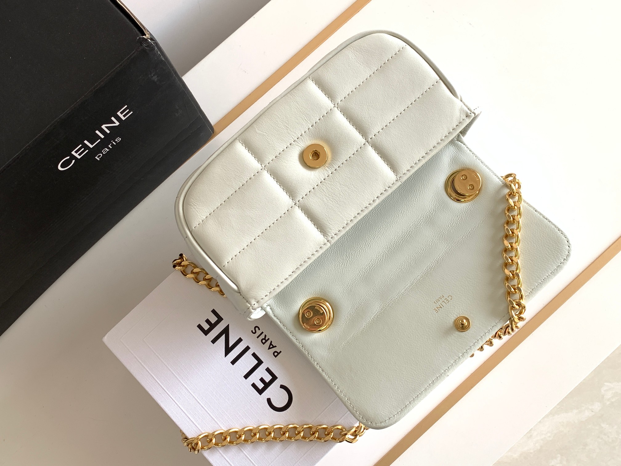 chain shoulder bag matelasse monochrome Ce**e in quilted goatskin