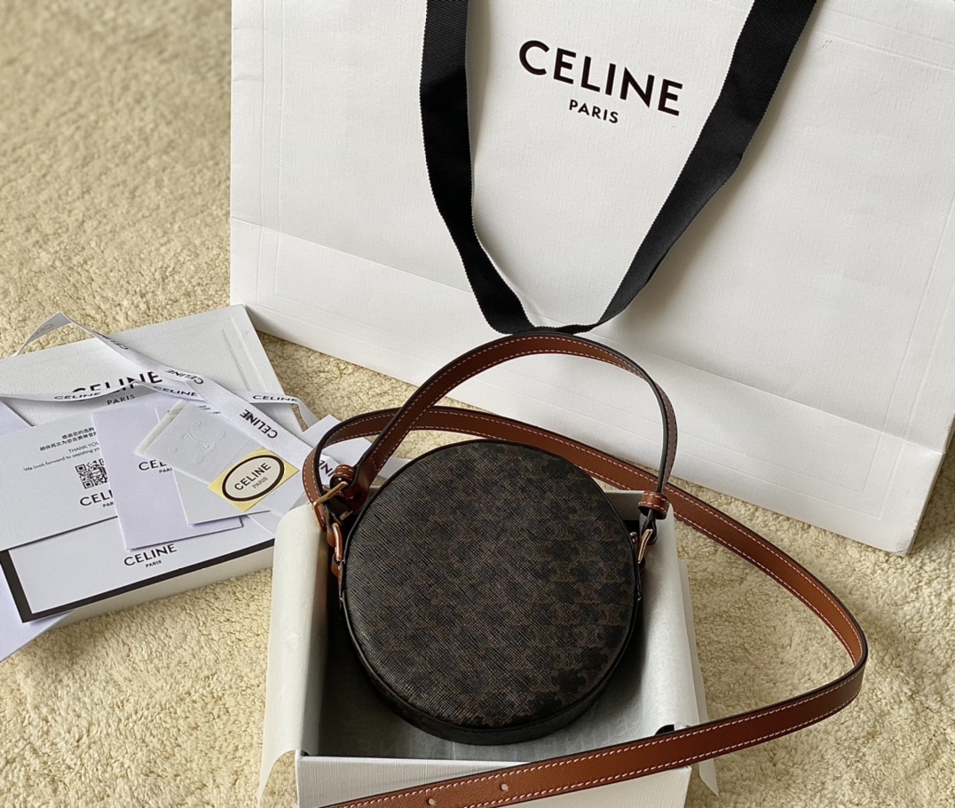 Ceeline Triomphe Bag