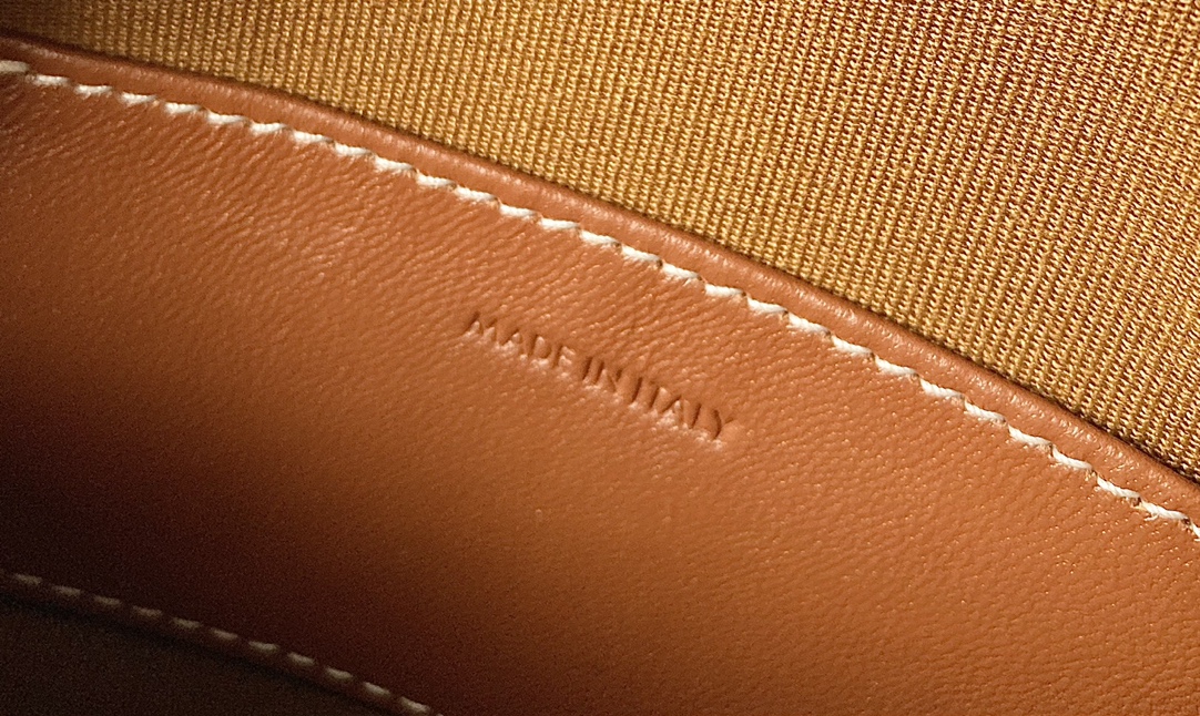 Ceeline Triomphe Bag