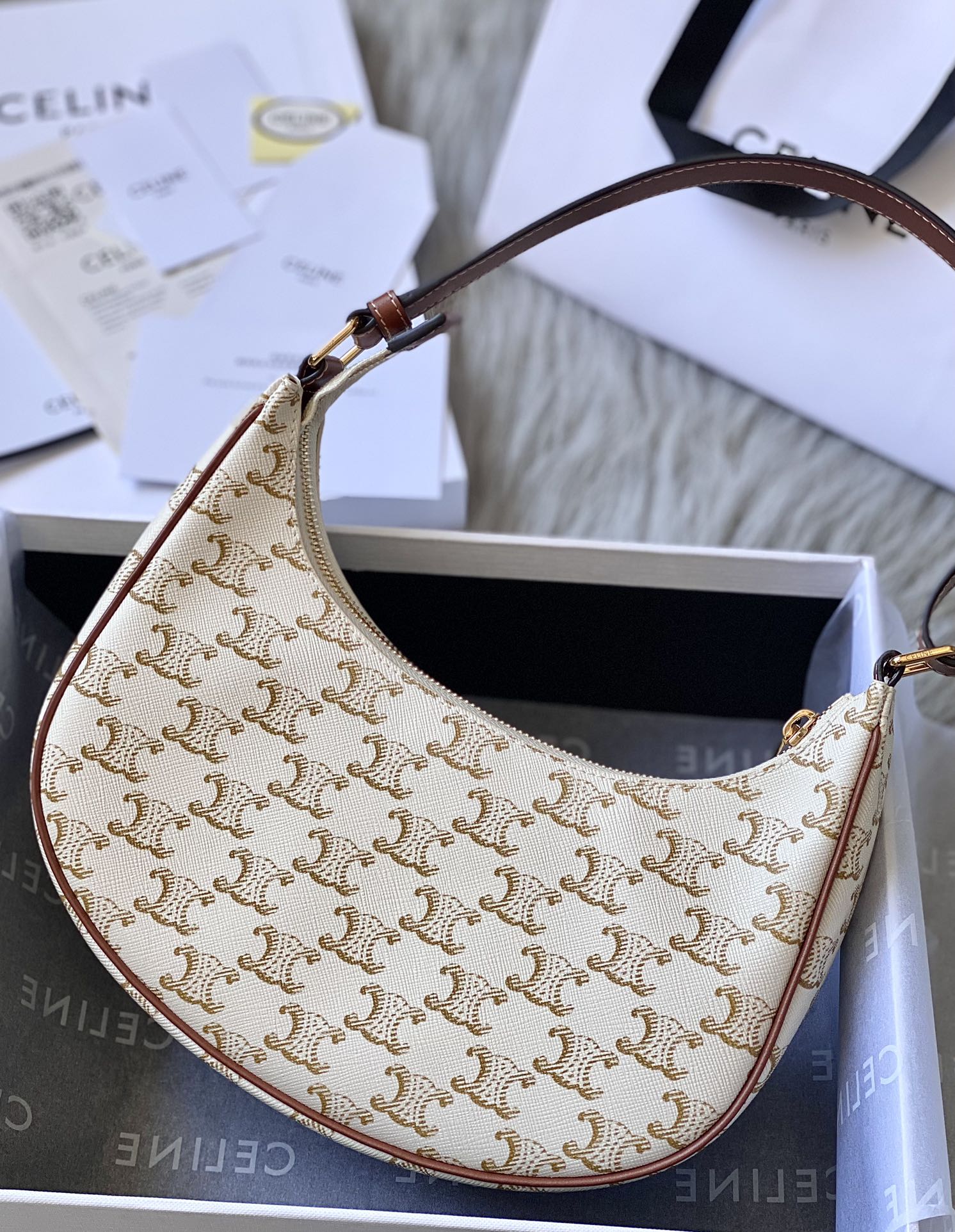 Ce**e ava bag
