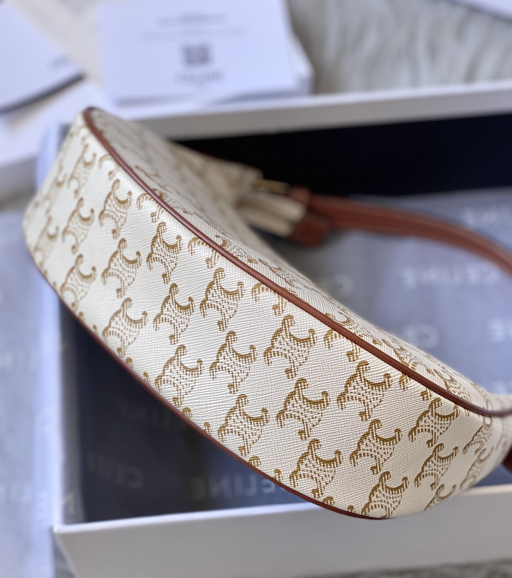 Ce**e ava bag
