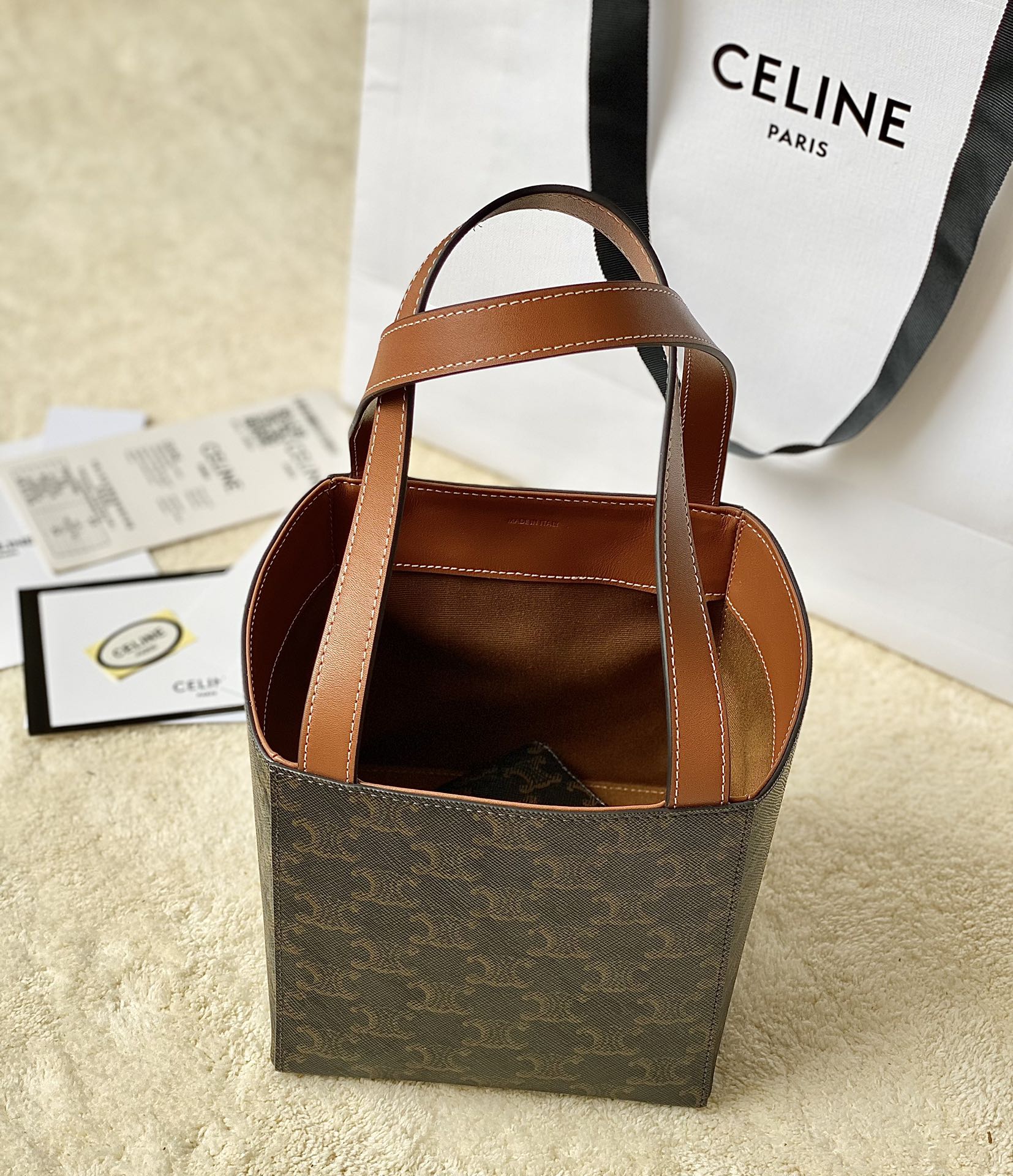 Ce**e cuir triomphe cube bag