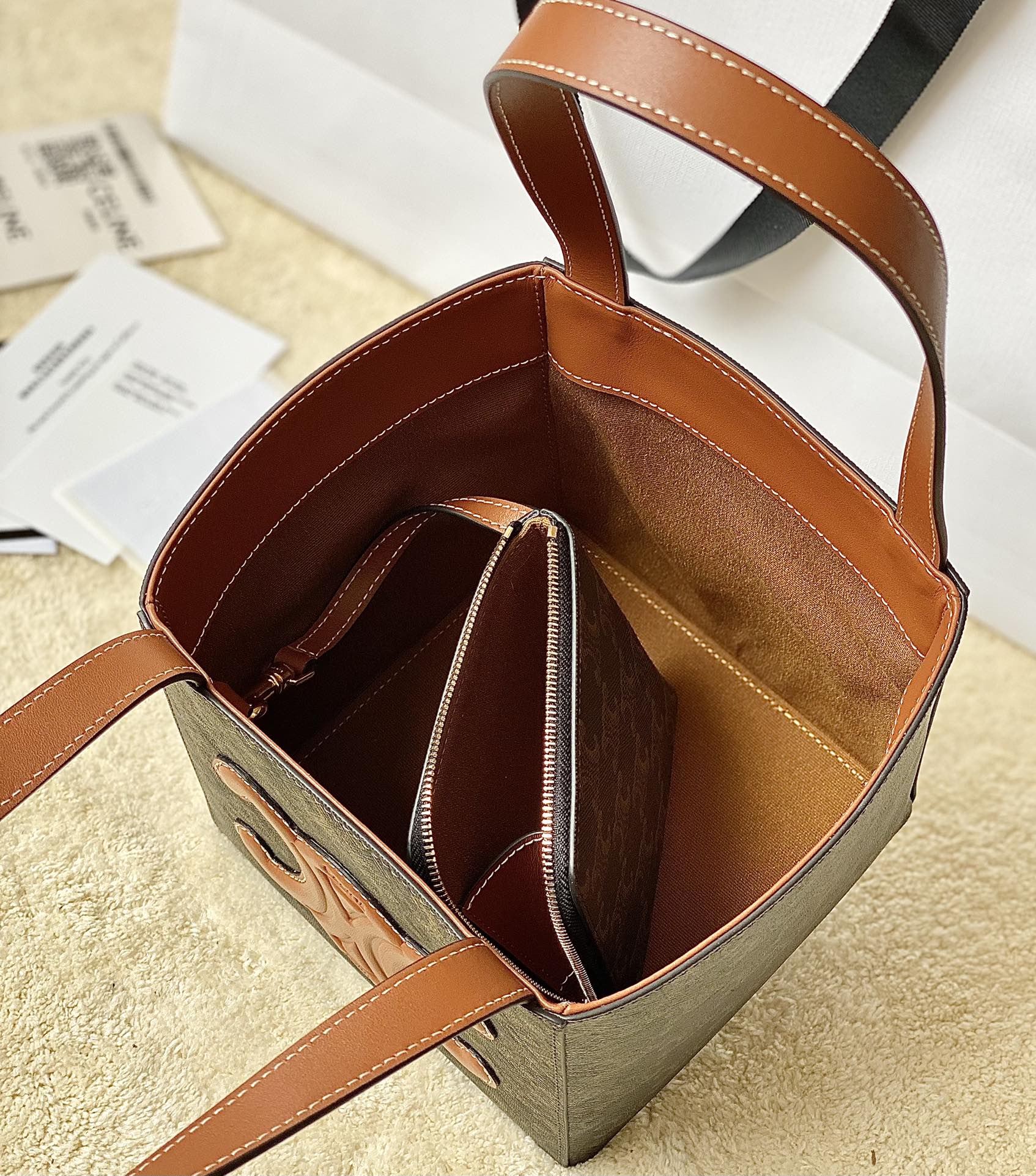 Ce**e cuir triomphe cube bag