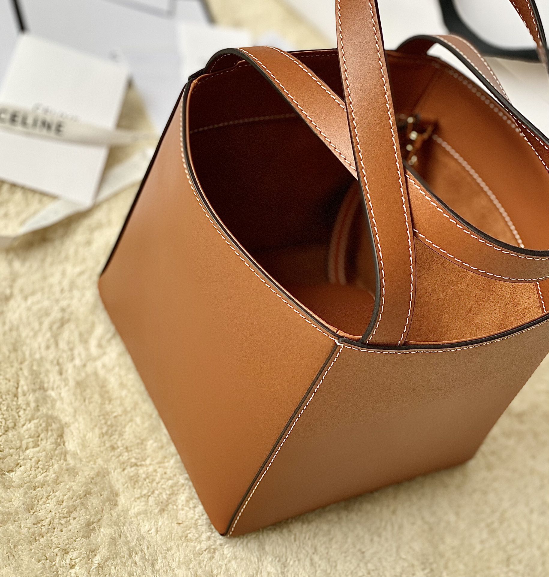 Ce**e cuir triomphe cube bag