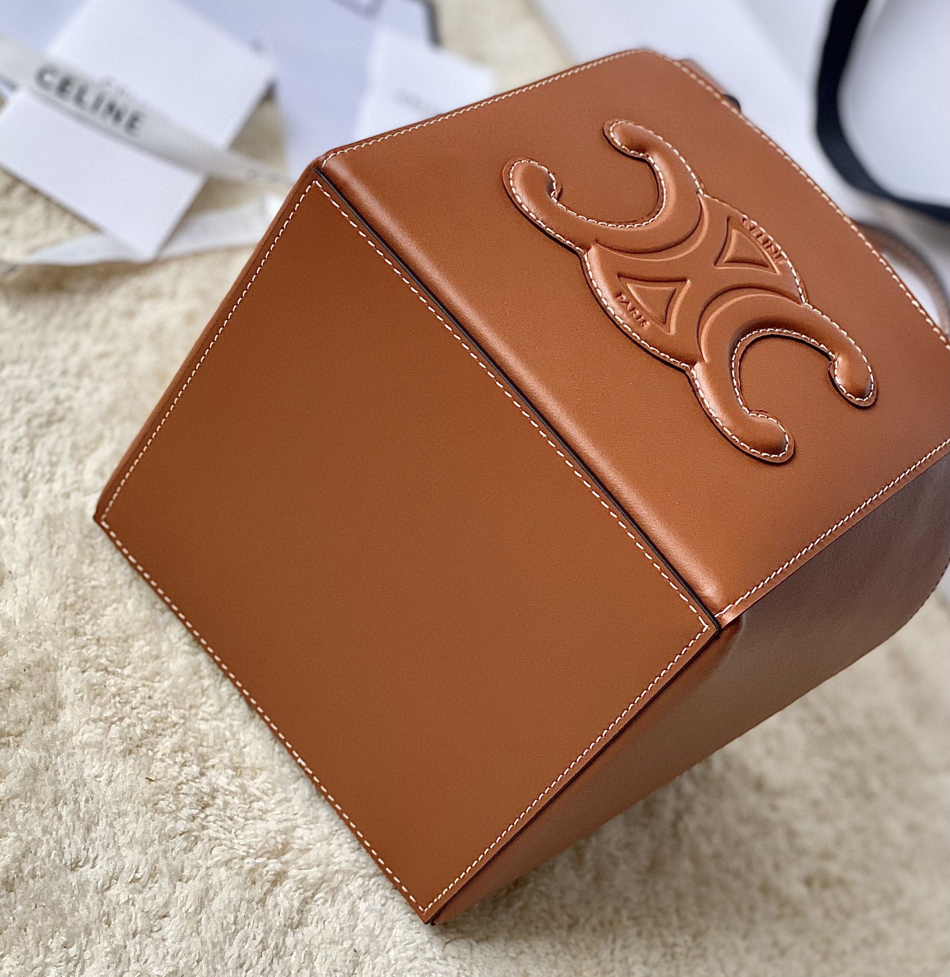 Ce**e cuir triomphe cube bag