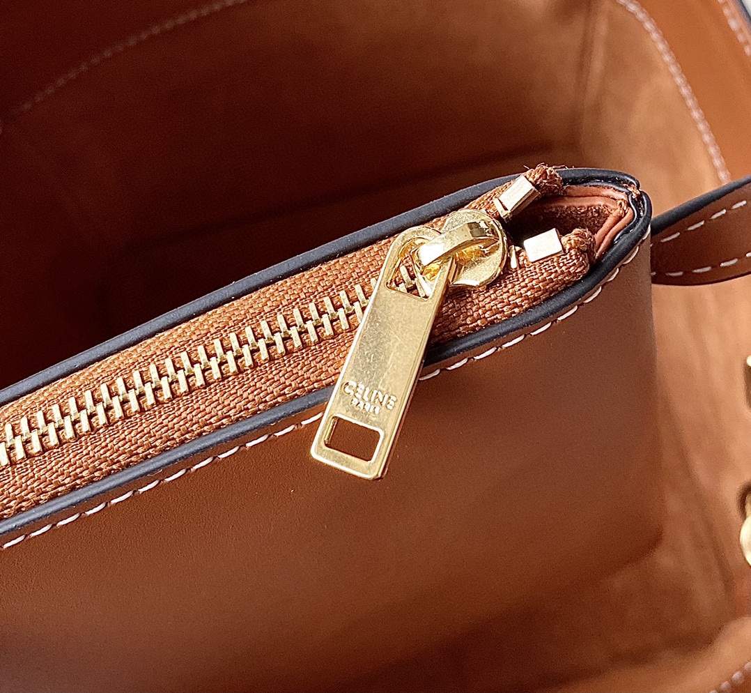 Ce**e cuir triomphe cube bag